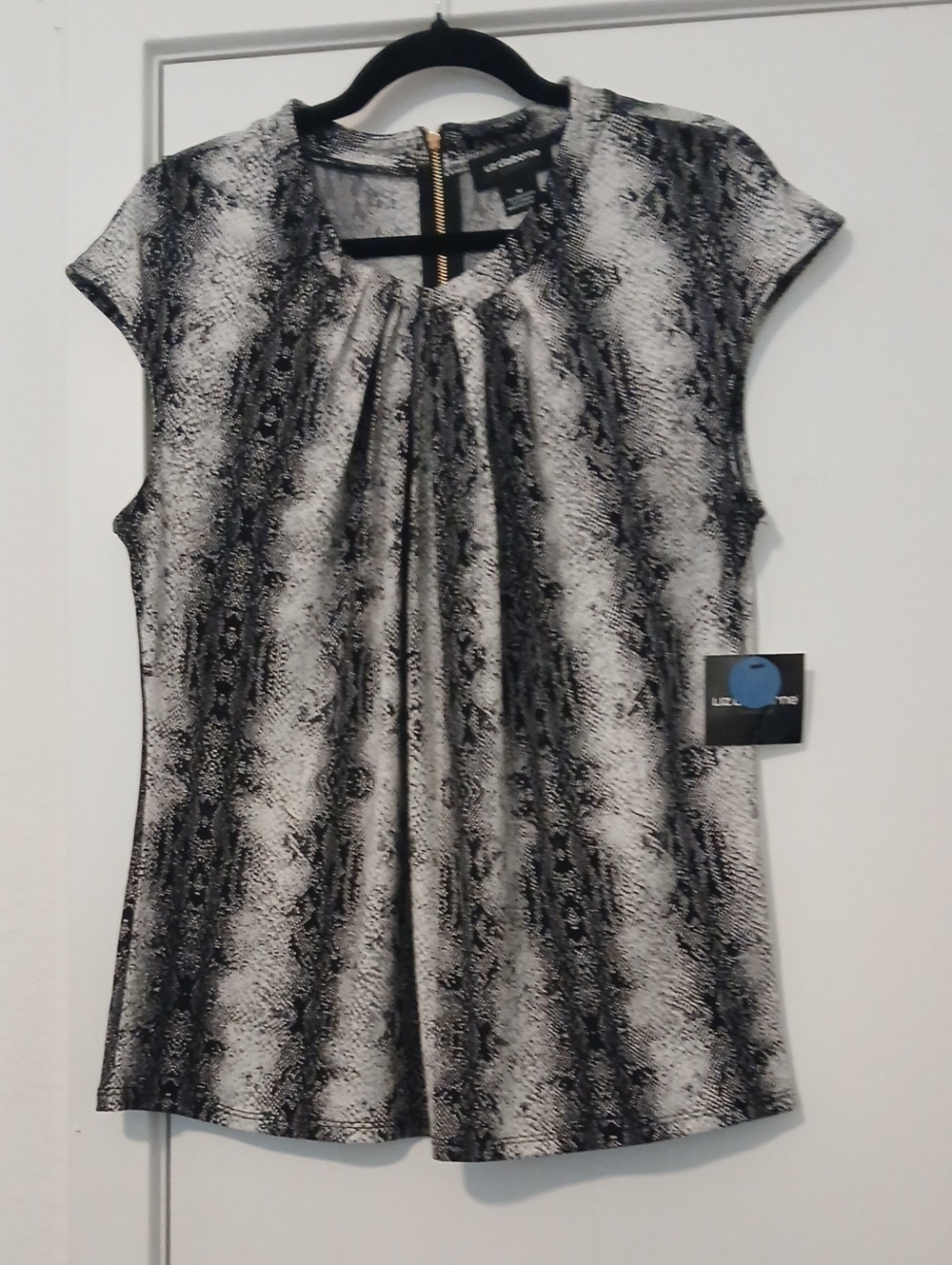 Liz Claiborne Black & White Snake-Print Pleated Cap-Sleeve Top